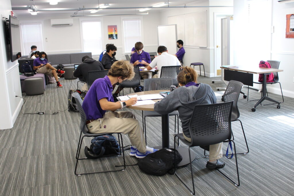 Foto 3 do programa Saint Raphael Academy – High School Experience