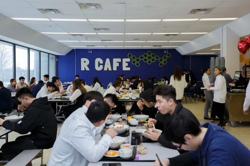 Foto 2 do programa Royal Crown School – High School Experience
