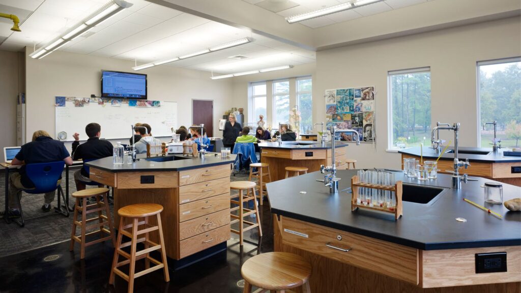 Foto 1 do programa Spartanburg Day School – High School Experience