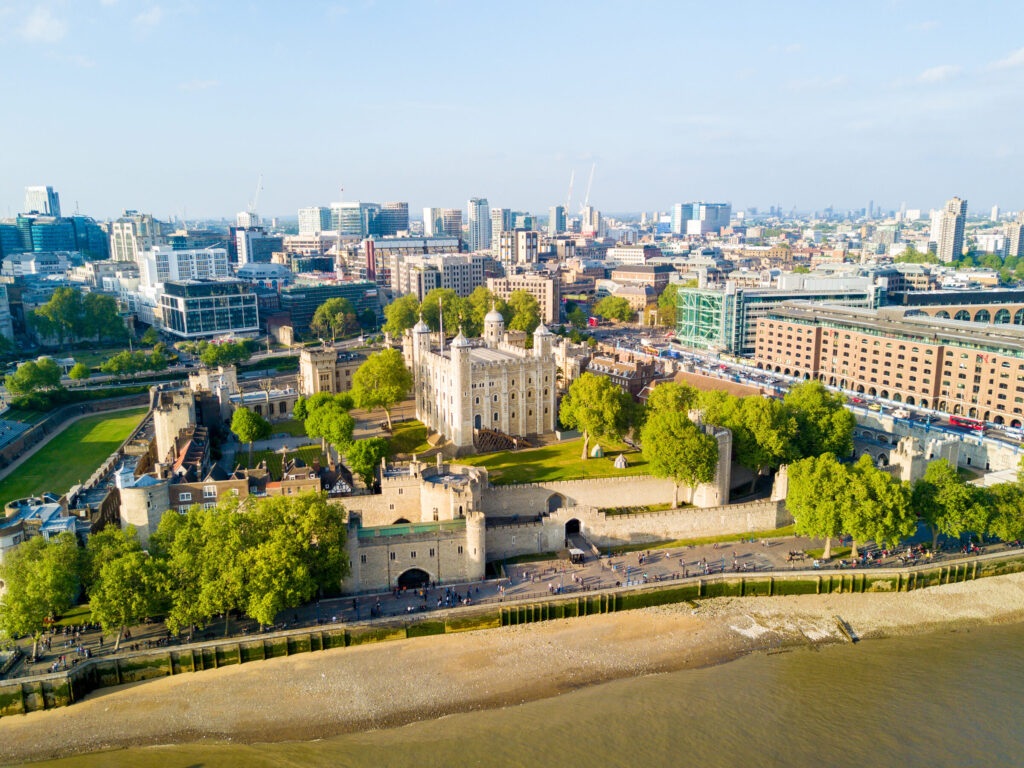 Aerial view beautiful city london blue sky england — Reino Unido