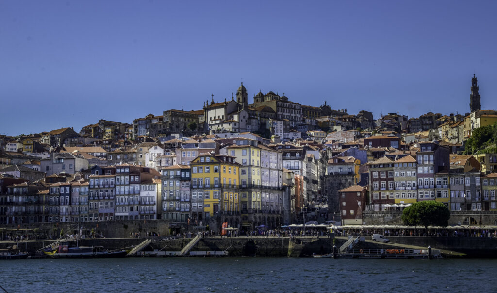 Mesmerizing shot old town porto from across douro river — Portugal